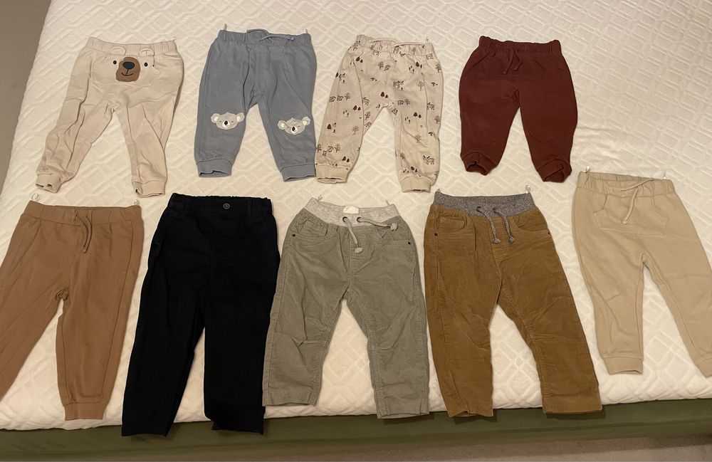 Vand 9 perechi de pantaloni C&A, marimea 86, in stare foarte buna.