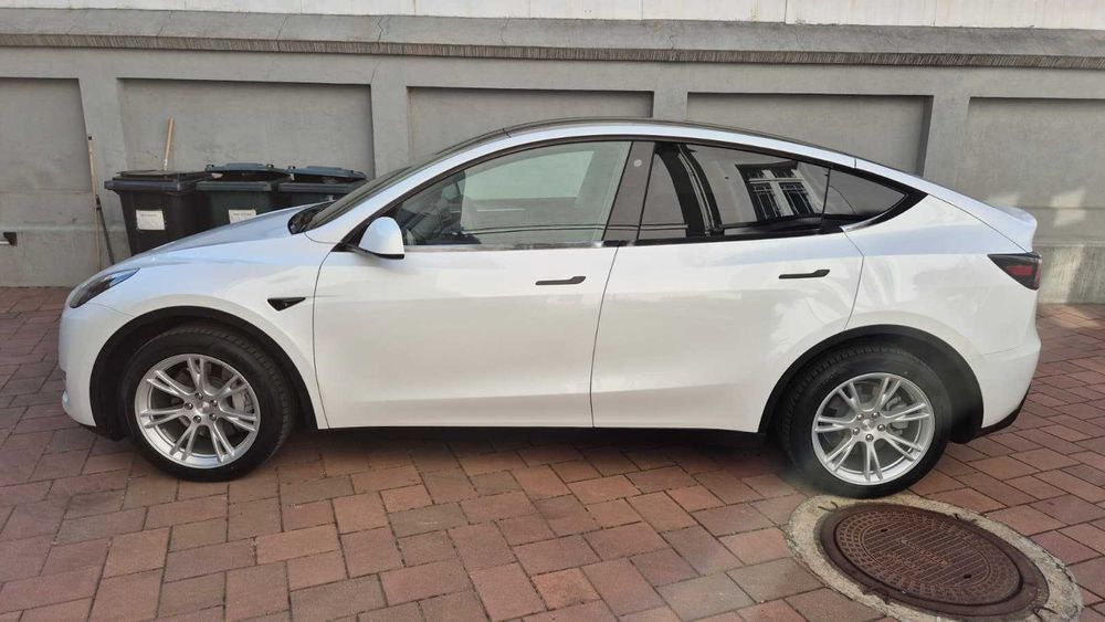 Tesla Model Y Dual Motor Long Range