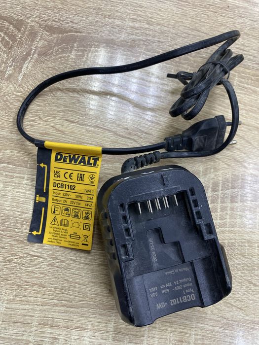 Шуруповерт DeWalt DCD708 (Ос14Б)