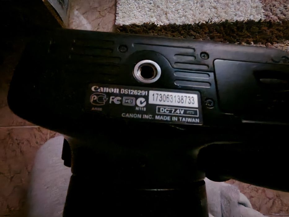 Фотоапарат Canon