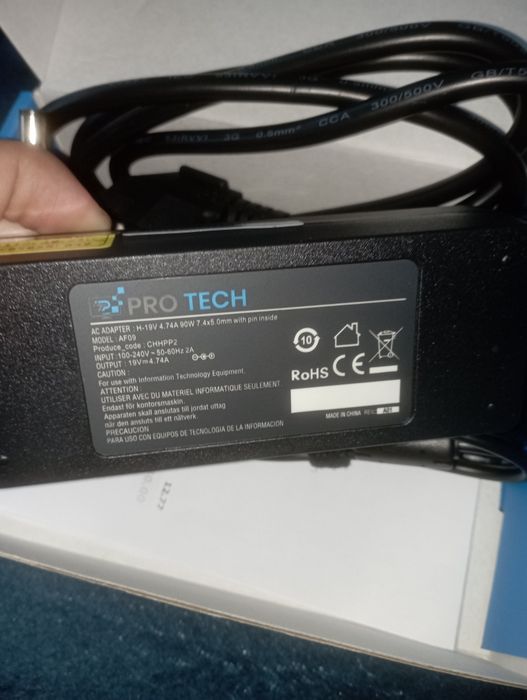 Vând încărcător laptop pro tech