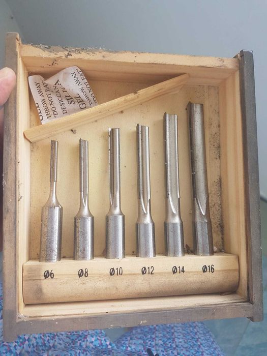 Set profesional de freze si burghie pentru caneluri cepuit lemn