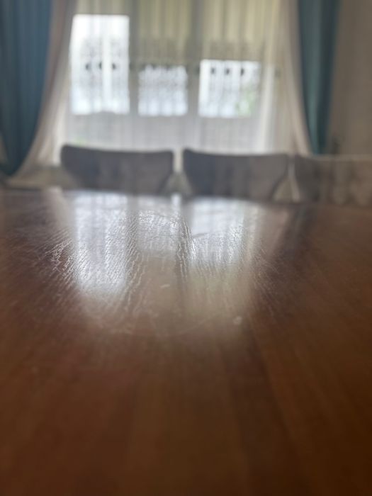 Стол для гостиной