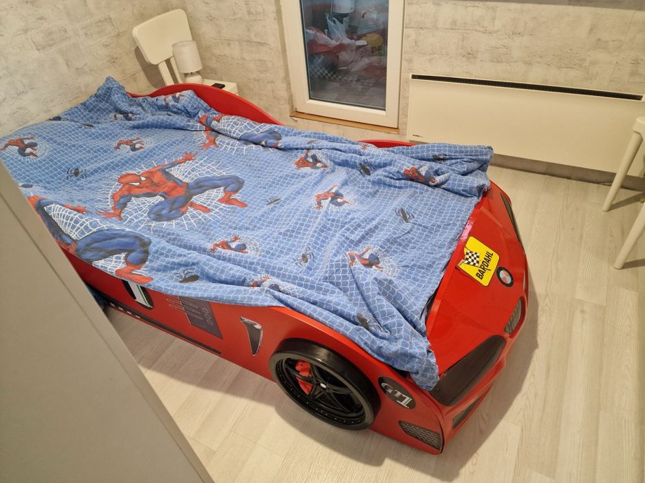 Легло под формата на кола