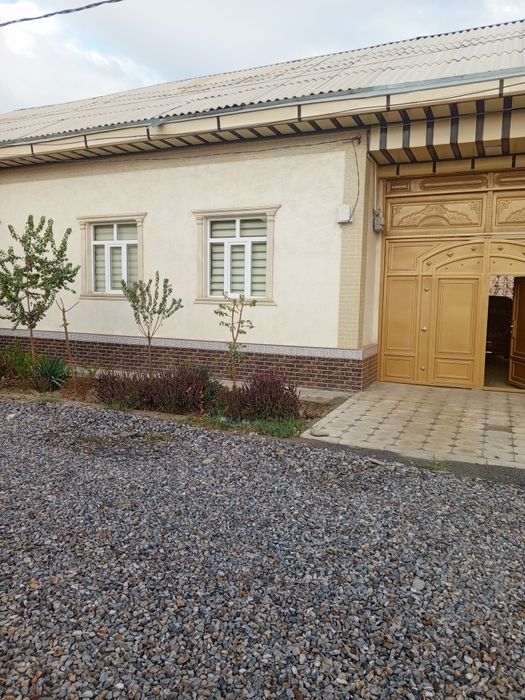 Ховли сотилади.. Жиззах шахар. Зилол махалла. 6 сотх. 6 хона.