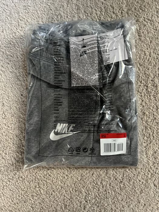 Vând pantaloni nike originali