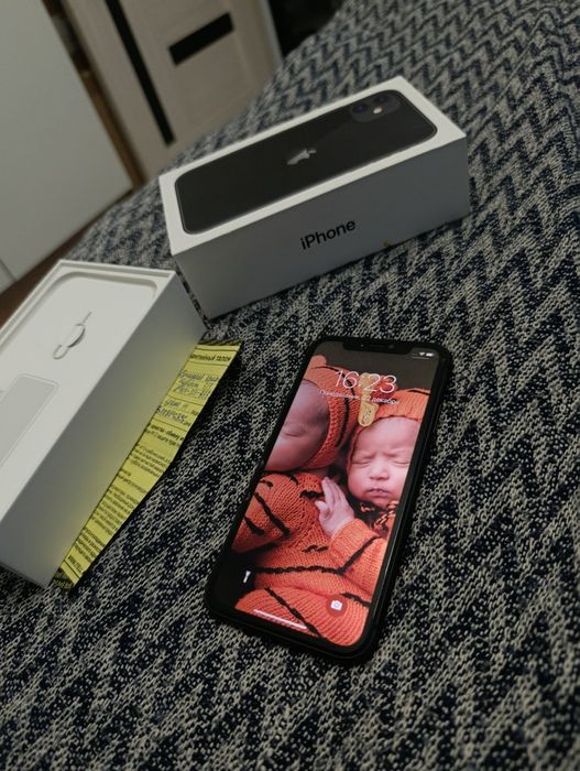 Продам Apple 11 128 гигабайт