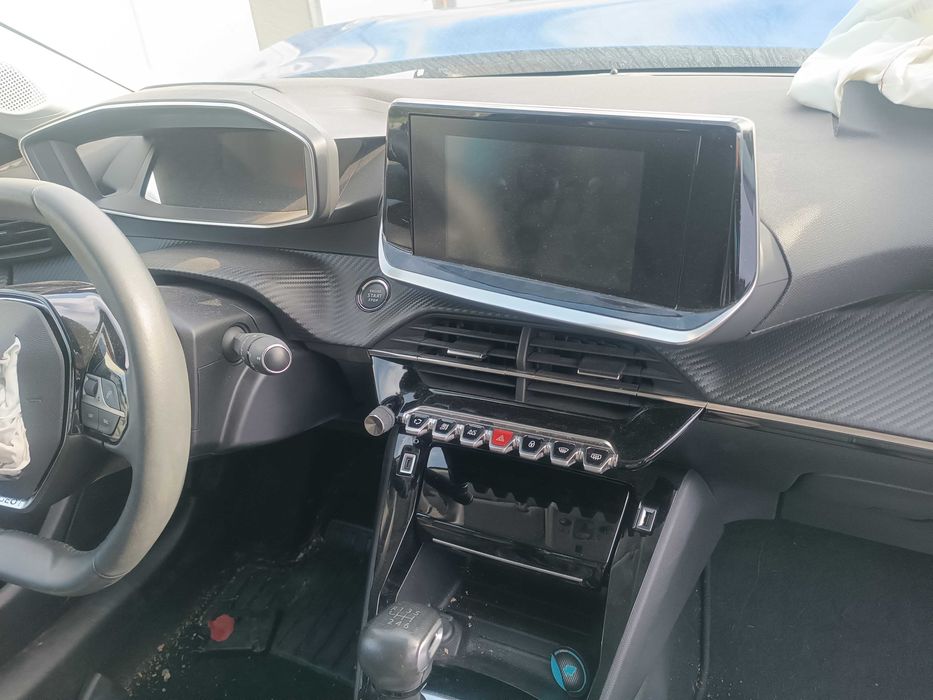 Пежо 208   / Peugeot 208  2  - 1,2I - на части