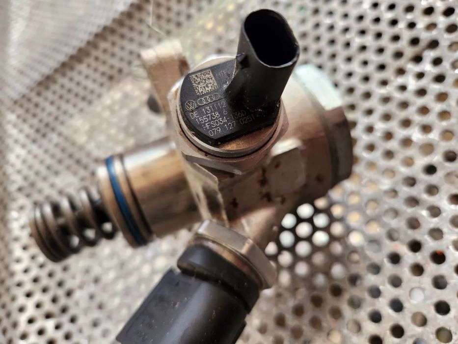Pompa Inalta Presiune Audi A6 S6 RS6 A7 S7 RS7 A8 S8 RS8 Bentley 4.0 TFSI Cod T - Dezmembrari Arad