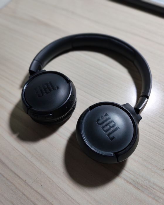 Накладные наушники JBL