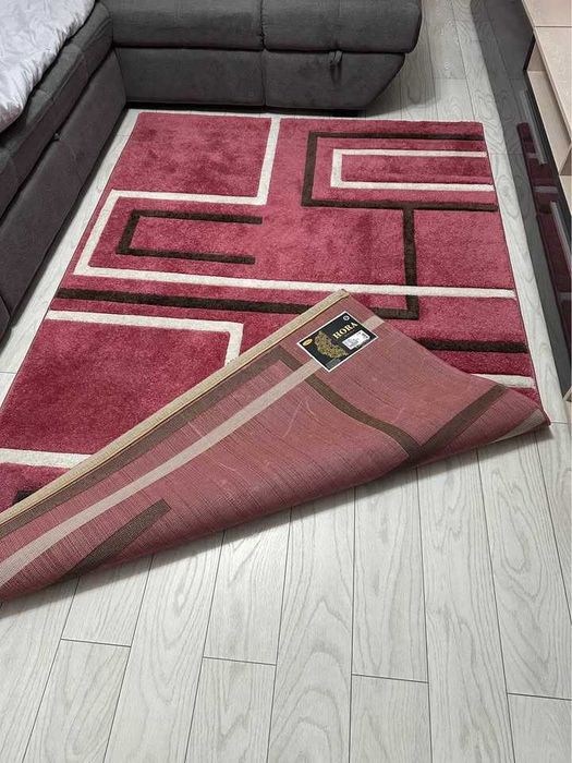 Vând urgent covor în stare foarte bună