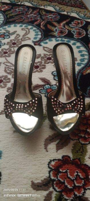 Ayollar va qizlar uchun yozgi oyoq kiyim