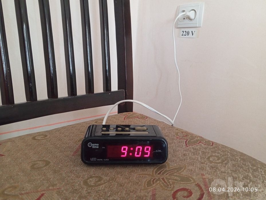 Часы будильник VITEK