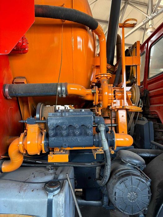 Autovidanja MAN 6x2.