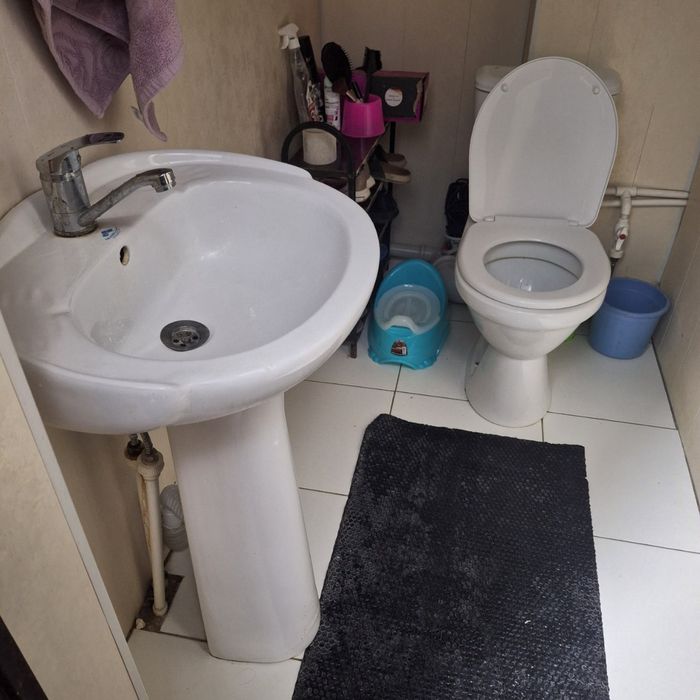 Uy sotiladi srochno!