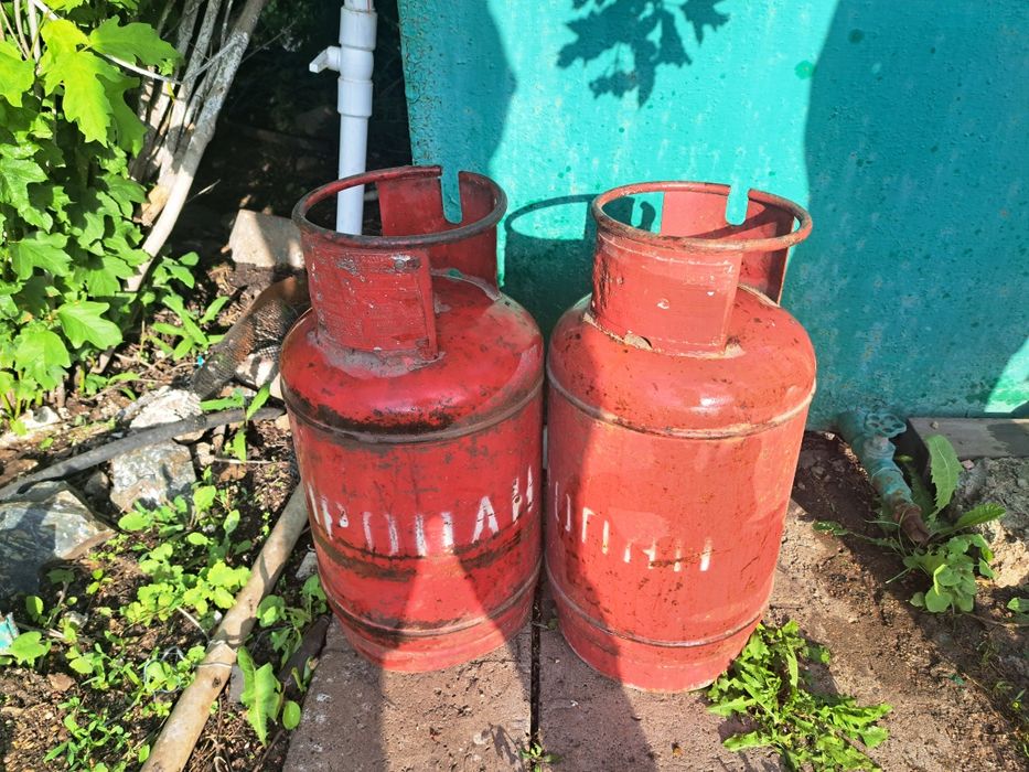 Продам два газовых баллона