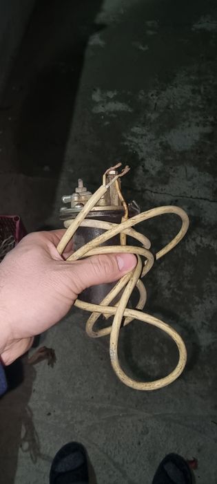 Електроний бензонасос