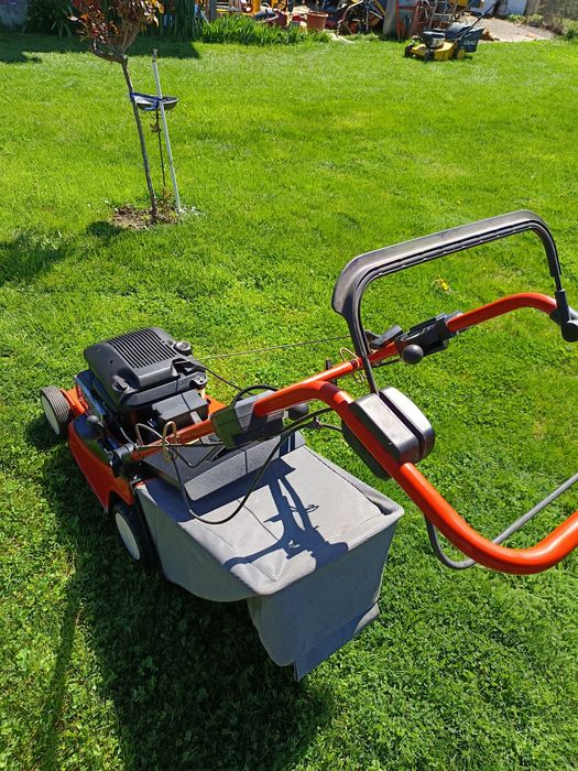 Mașină tuns iarba cu tracțiune