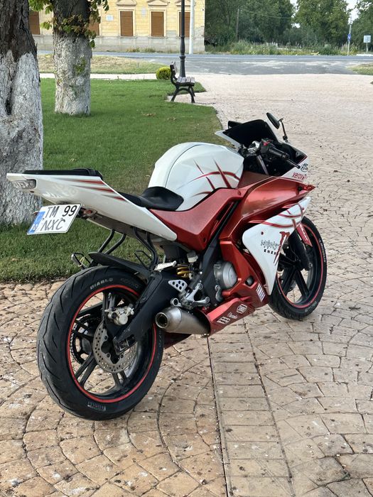 Yamaha yzf R-125