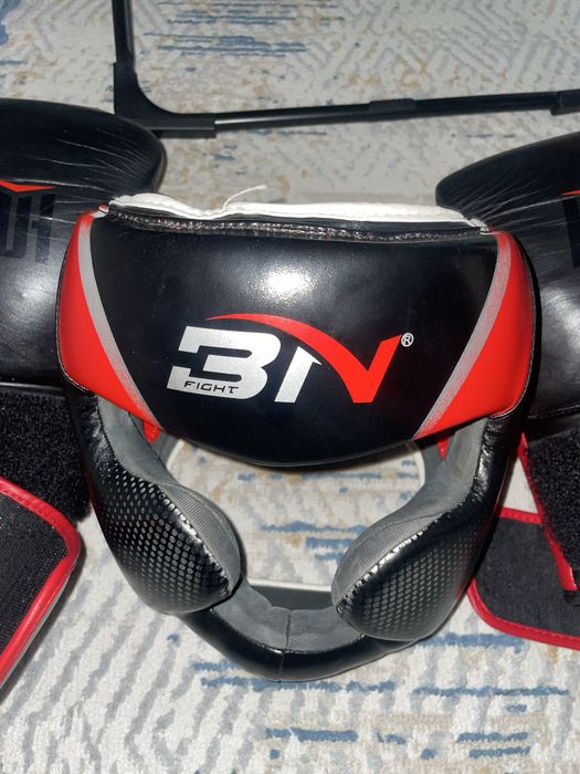 продам шлем и перчатку