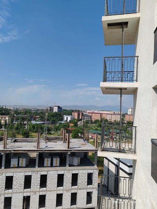 Chirchiq shahrida keng va qulay 1 xonali studiya kvartira sotiladi