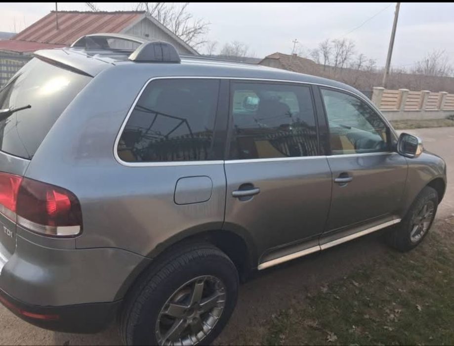 Vând Wolsvagen Tuareg