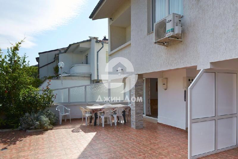 Продава се Къща в Свети Влас - 140 кв.м за 984 €/кв.м - Снимка #1