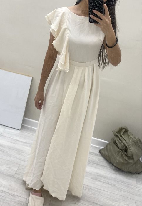 Платье бежевое