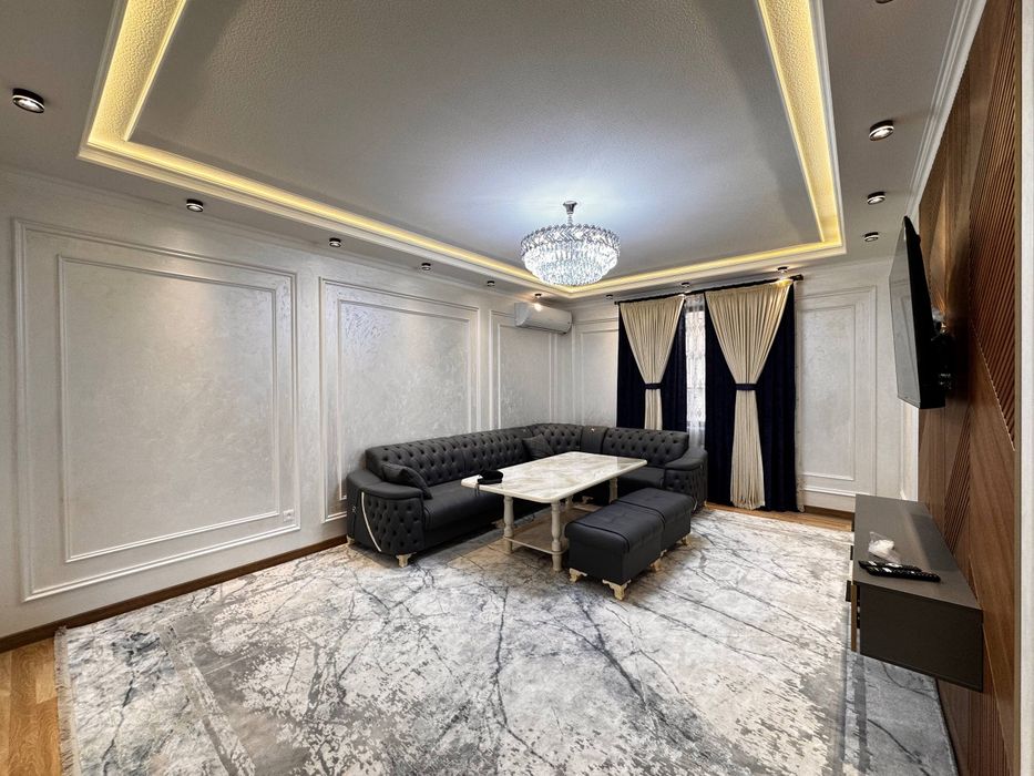 Продаётся 3х комнатная квартира 2 - этаже с лифтом. Вокзал