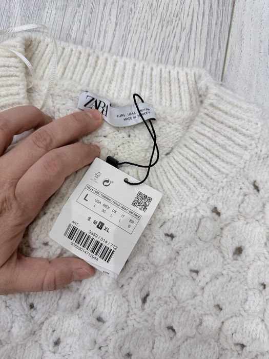 Очень мягкий и стильный свитер от брэнда ZARA размер L