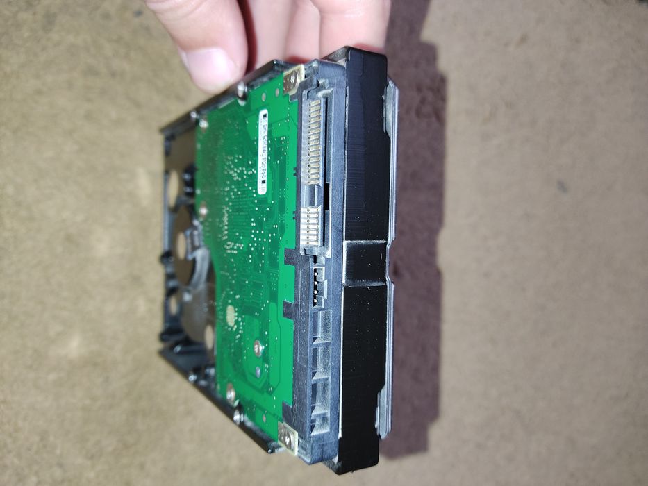 Продам SAS диск 300 Гб 15.7к обороты