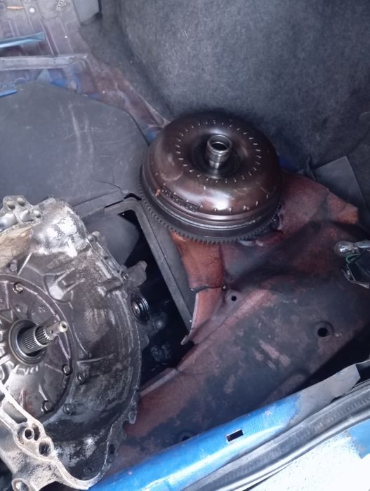 Продам двигатель v6 с коробкой передач