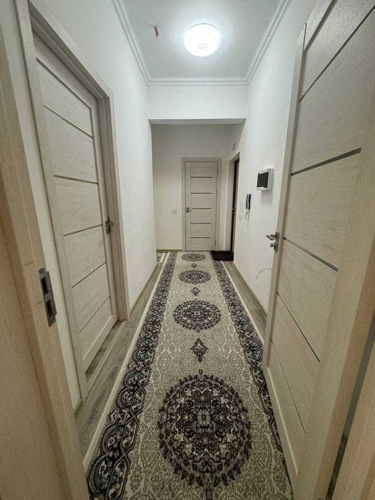 СРОЧНО узими янги 2 хонали квартирам сотилади. Янги Дархонда жихози бн