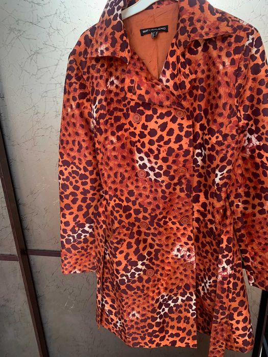 Продавам ново манто шлифер