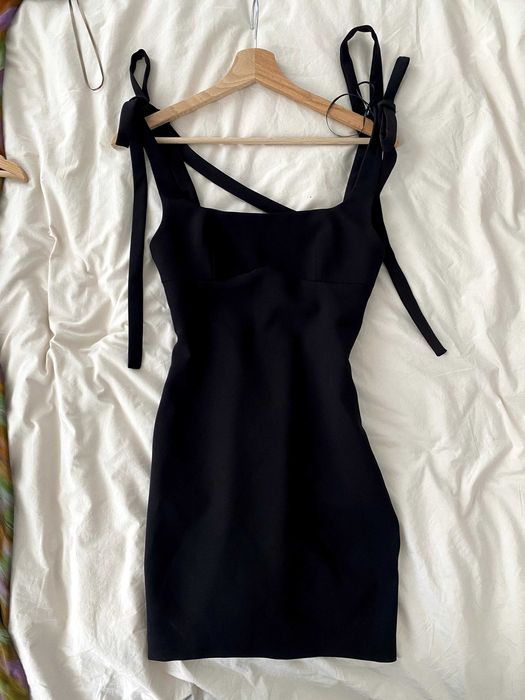 Черна мини рокля Зара