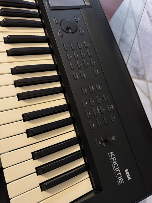 Korg Krome  - ЗАПАЗЕН, SET