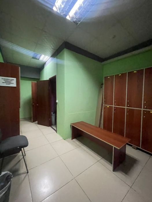 Шкафчики и скамейки для раздевалки