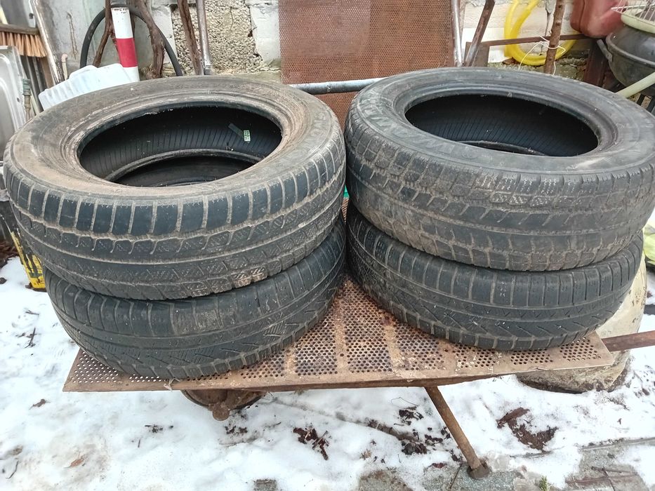 Vand 4 Cauciucuri de Iarna si 3 jante Otel