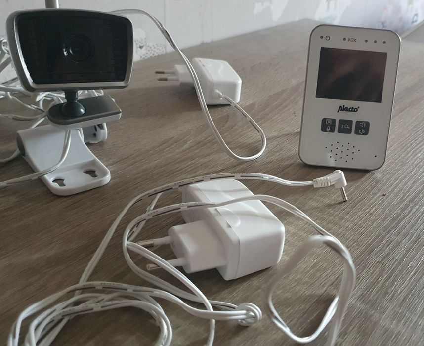 Бебефон с камера