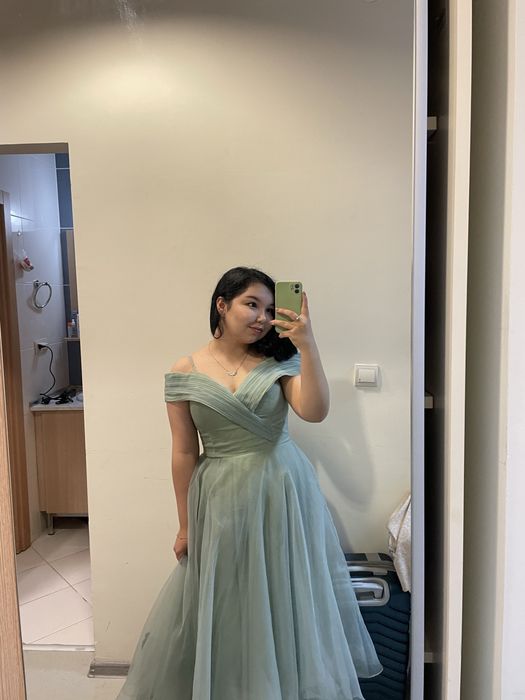 платье вечернее.