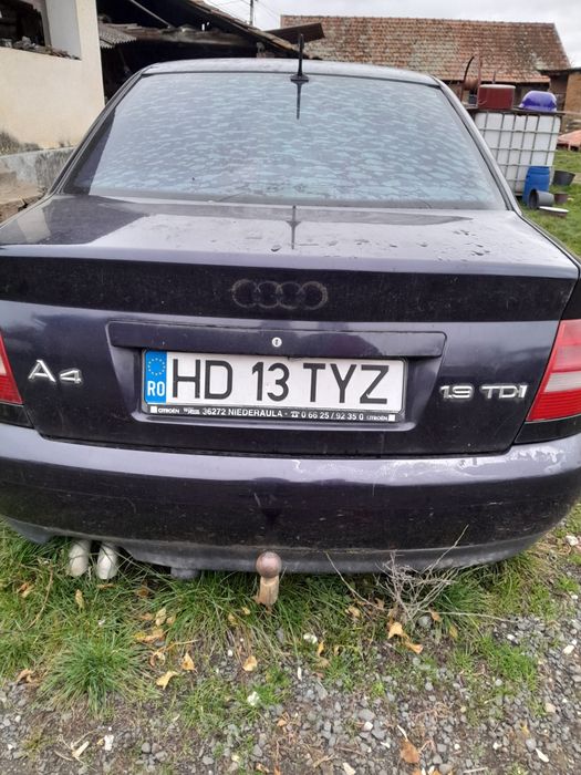 Vând Audi a4  motor 1.9
