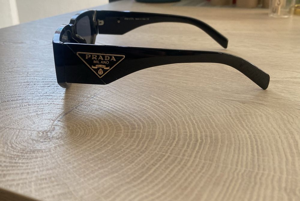 Слънчеви очила Prada