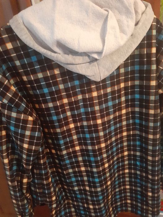 Продам  рубашку  толстовку теплую