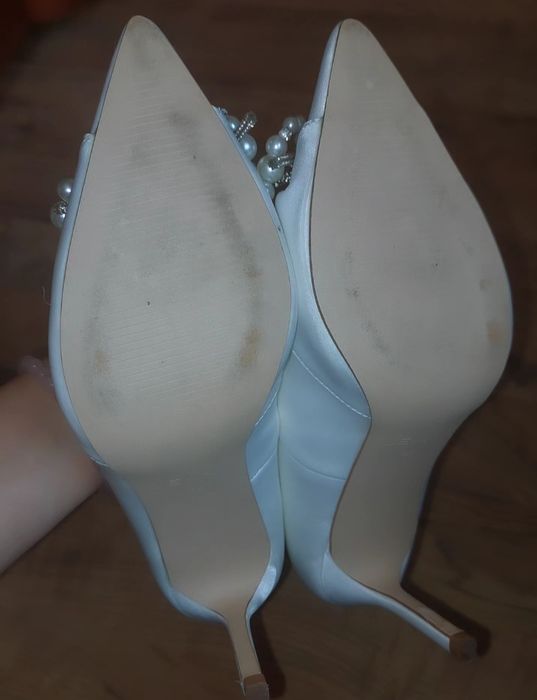 Дамски официални сатенени обувки с перли