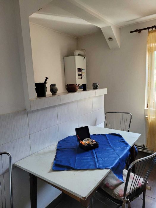 Inchiriez apartament 3 camere