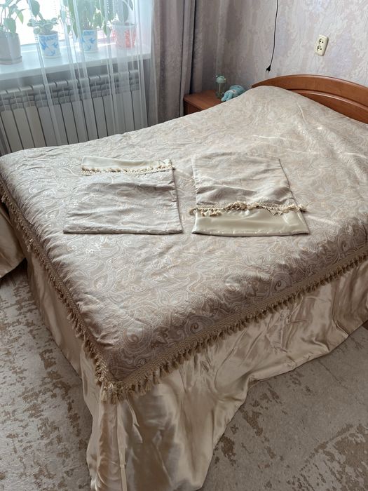 Покрывало с наволочками