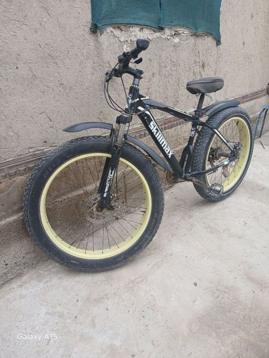 Skuter va telefon bilan abmen bor velosiped holati ideal