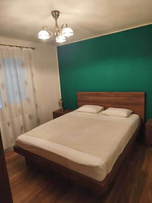 Închiriez apartament semidecomandat