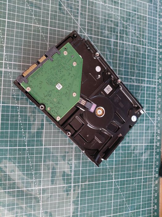 Продам новый 1тб