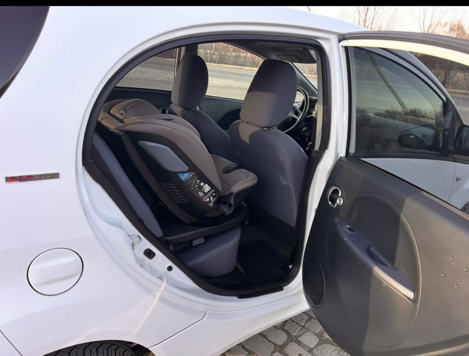 PEUGEOT iON 2012 — imagine 3